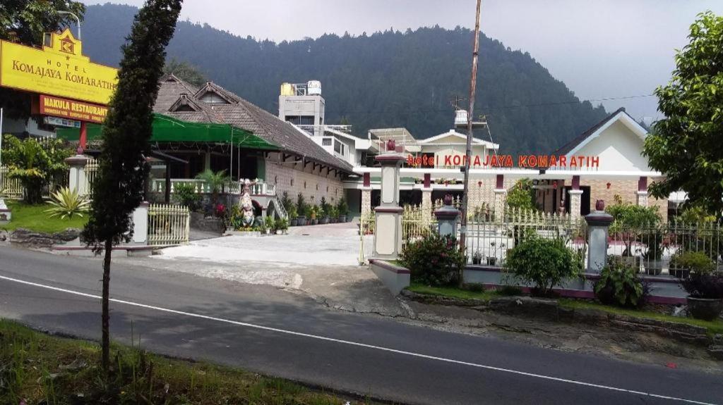 Komajaya Komaratih Hotel Tawangmangu Bagian luar foto