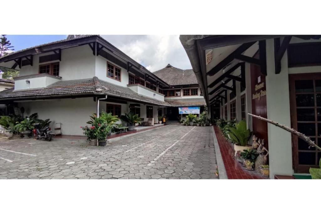 Komajaya Komaratih Hotel Tawangmangu Bagian luar foto